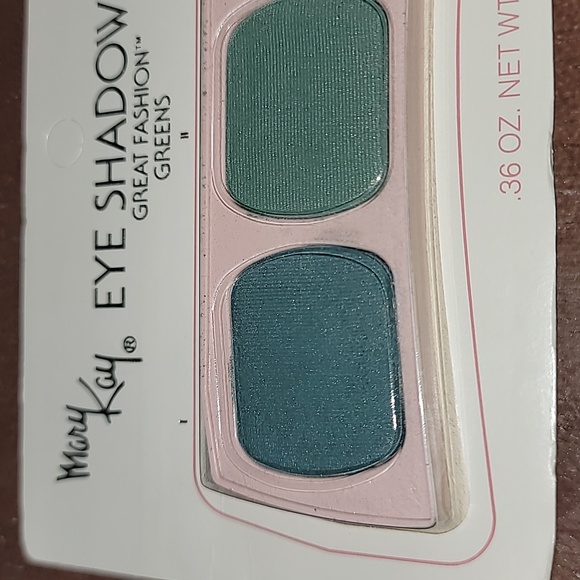 Mary Kay Eye Shadow Palette Great Fashion Greens 0475 .36 oz. NIP Retired Stock - Picture 2 of 6